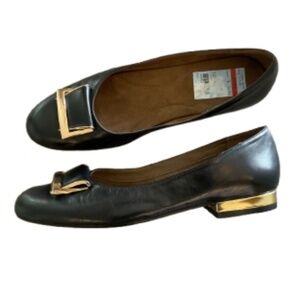 AEROSOLES Loafer Flats  Black Leather With Gold Trim  Size 9 NWT